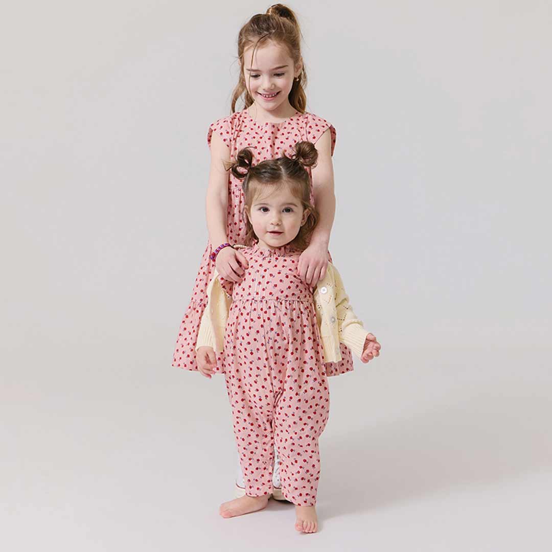 Jennifer Jumper, Pink Tiny Roses