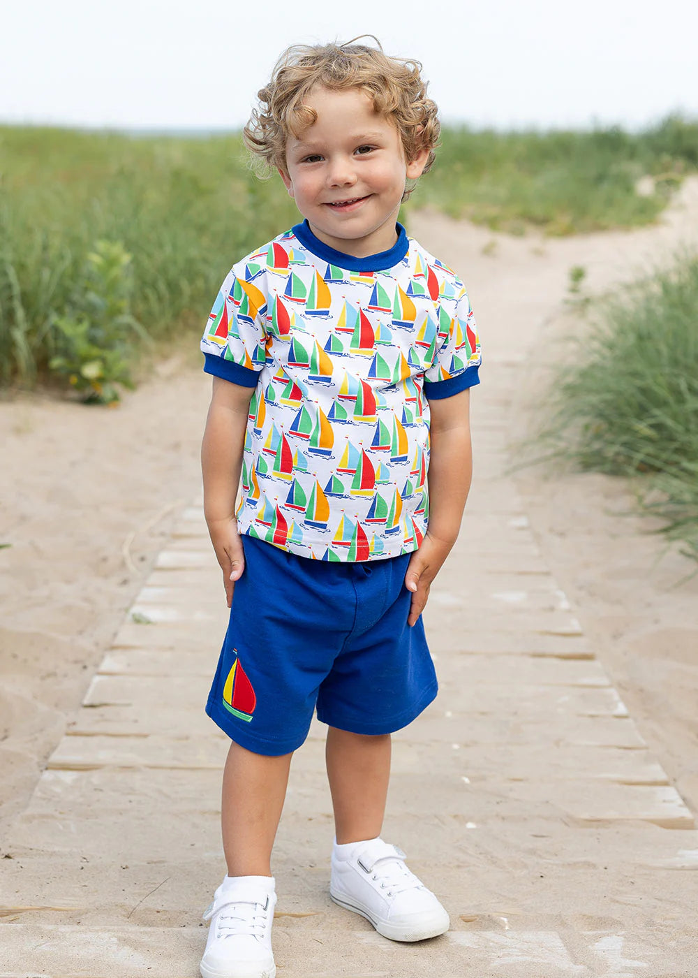 Sailboat Print T-Shirt w/Shorts