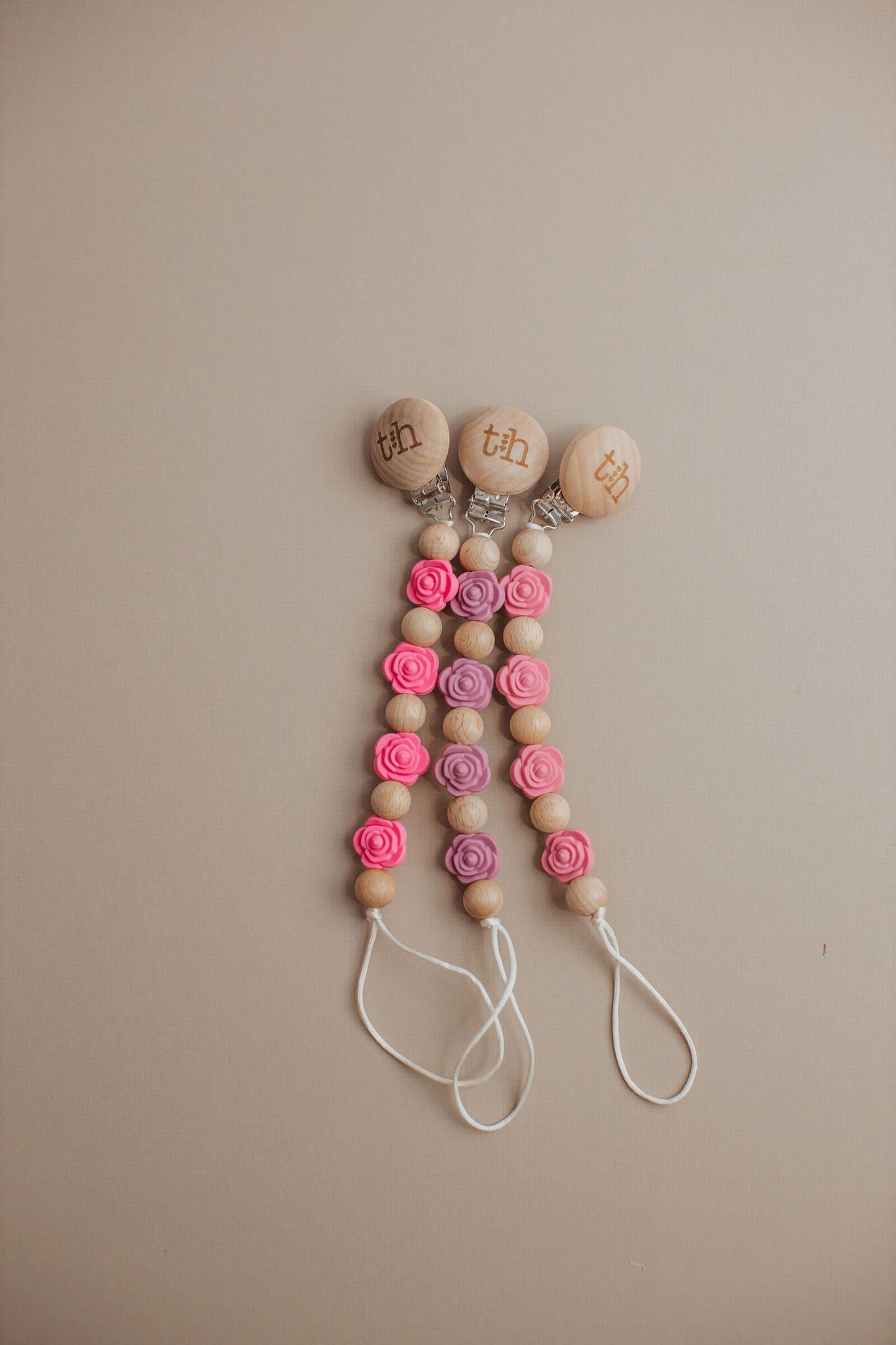 Grand Rosette Pacifier Clip